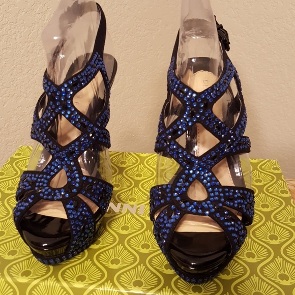 Gianni Bini Black Shoes With Studded Blue Crystal - Picture 2 of 6